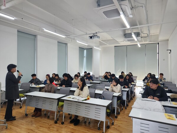 제주도교육청은 지난 26일 오라청사 회의실에서 ‘2025 행복교실 업무담당자 협의회’를 개최했다. [제주도교육청 제공]