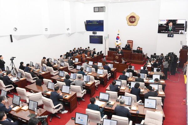 14일 열린 제444회 제주도의회 제2차 정례회 도정질문. [제주도의회 제공]