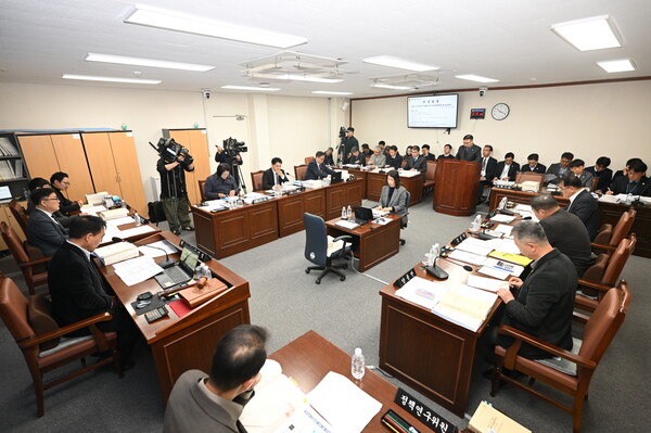 19일 열린 제444회 제주도의회 제2차 정례회 농수축경제위원회 1차 회의. [제주도의회 제공]